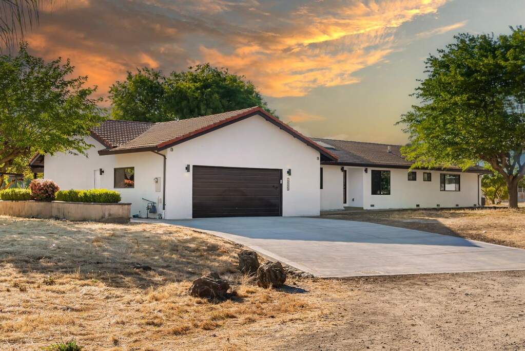 12225 Foothill Avenue photo