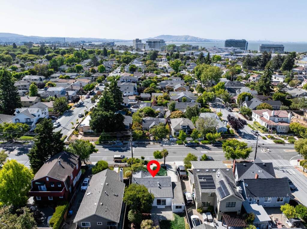 209 Bayswater Avenue, Burlingame, CA 94010