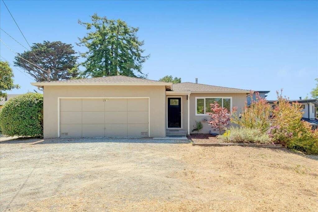 24 Robak Drive photo