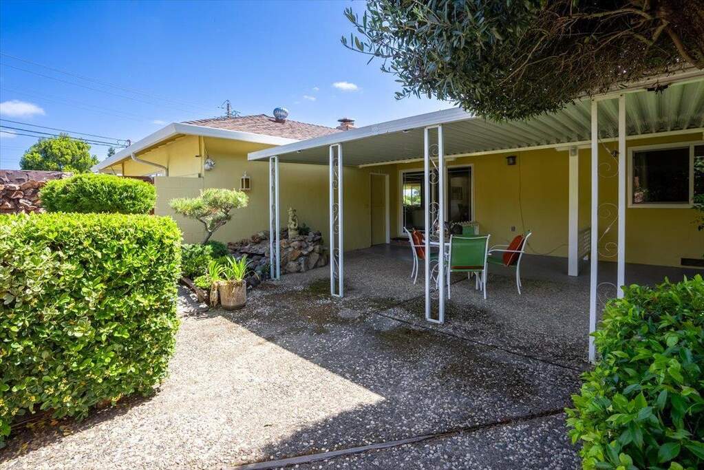18654 Aspesi Drive, Saratoga, CA 95070