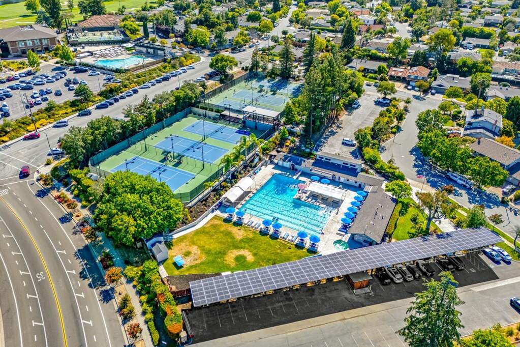 6826 Glenview Drive, San Jose, CA 95120