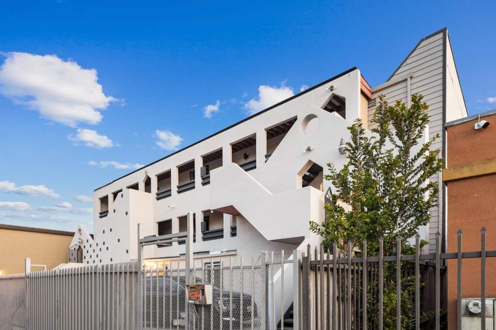 441 W Macarthur Boulevard, Oakland, CA 94609
