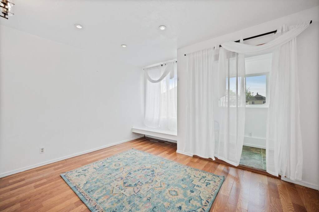 441 W Macarthur Boulevard, Oakland, CA 94609