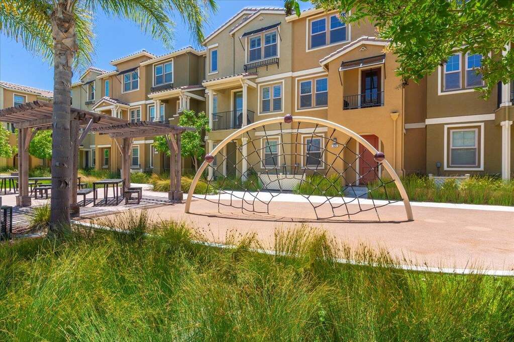 639 Cinnamon Circle, Mountain View, CA 94043