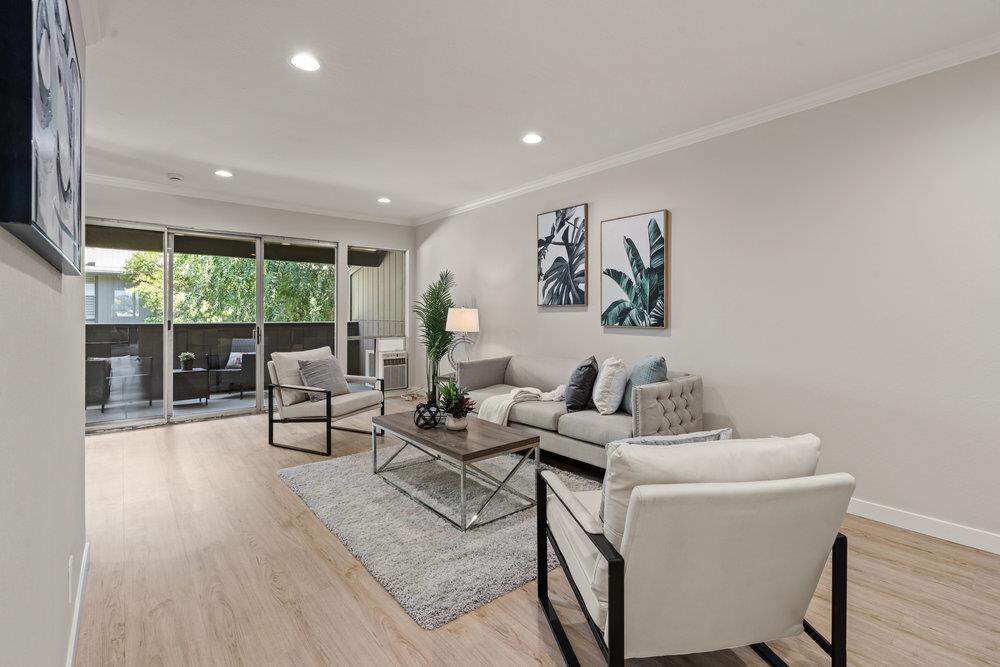 151 Buckingham Drive #252 photo