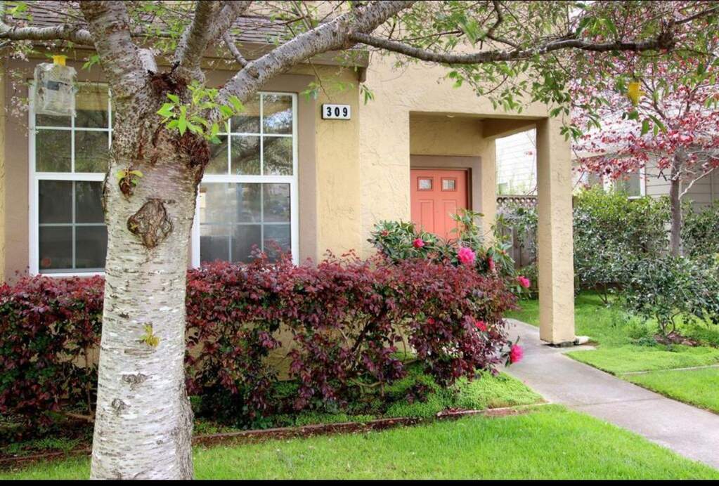 309 Village Circle photo