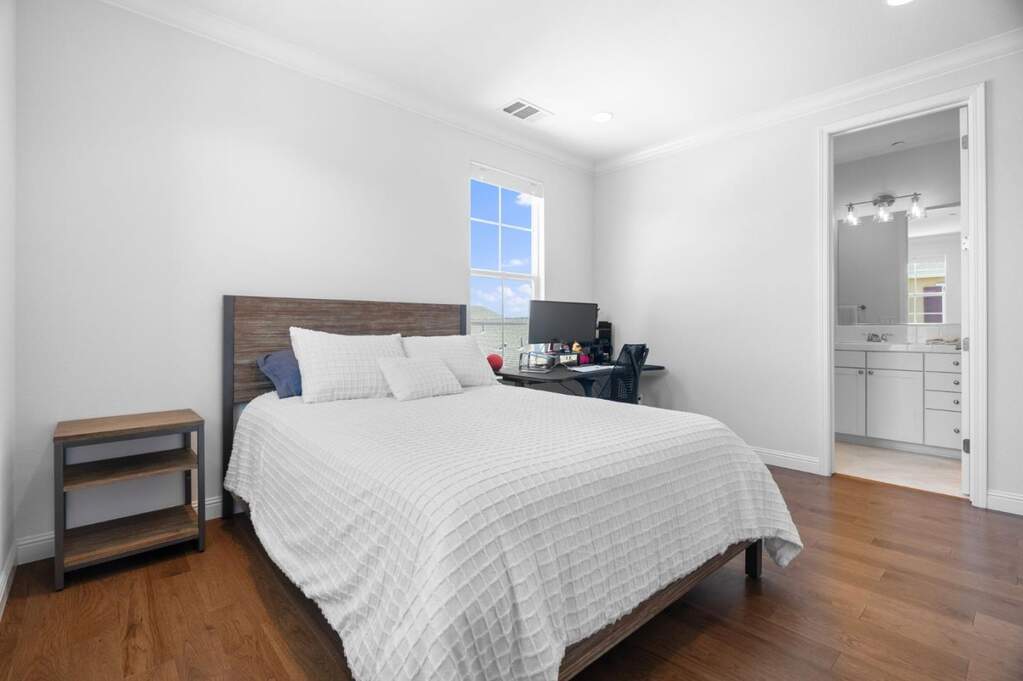 641 Turnbuckle Drive #1701, Redwood City, CA 94063