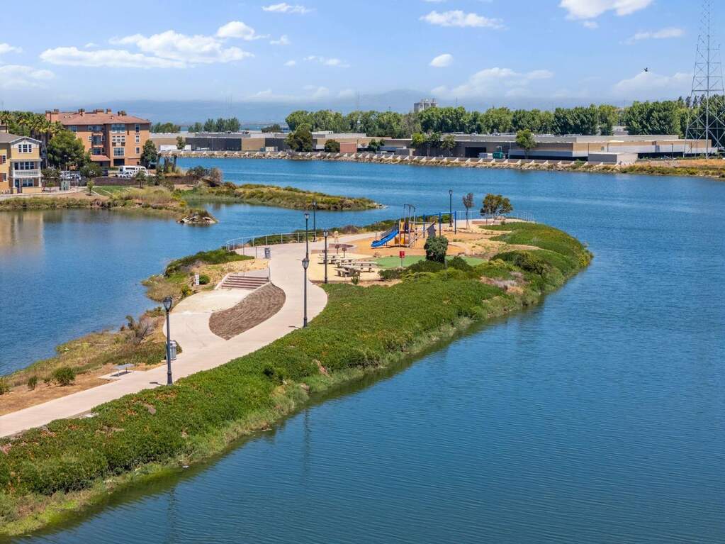 641 Turnbuckle Drive #1701, Redwood City, CA 94063