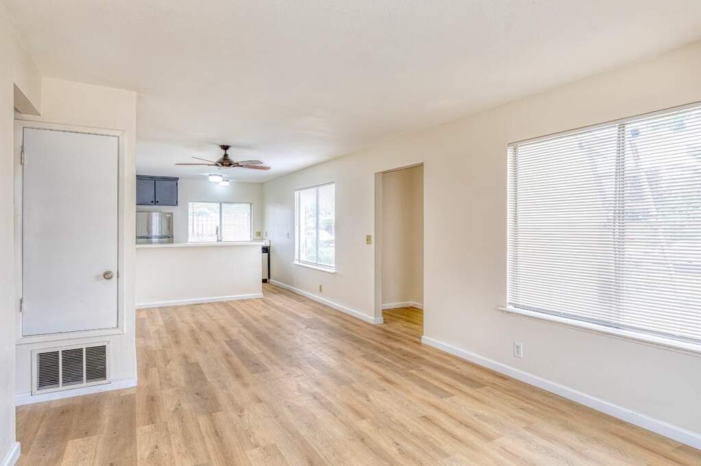 32200 Atlas Way photo