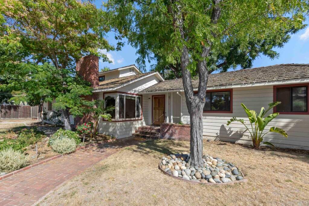 876 Dry Creek Road, Campbell, CA 95008