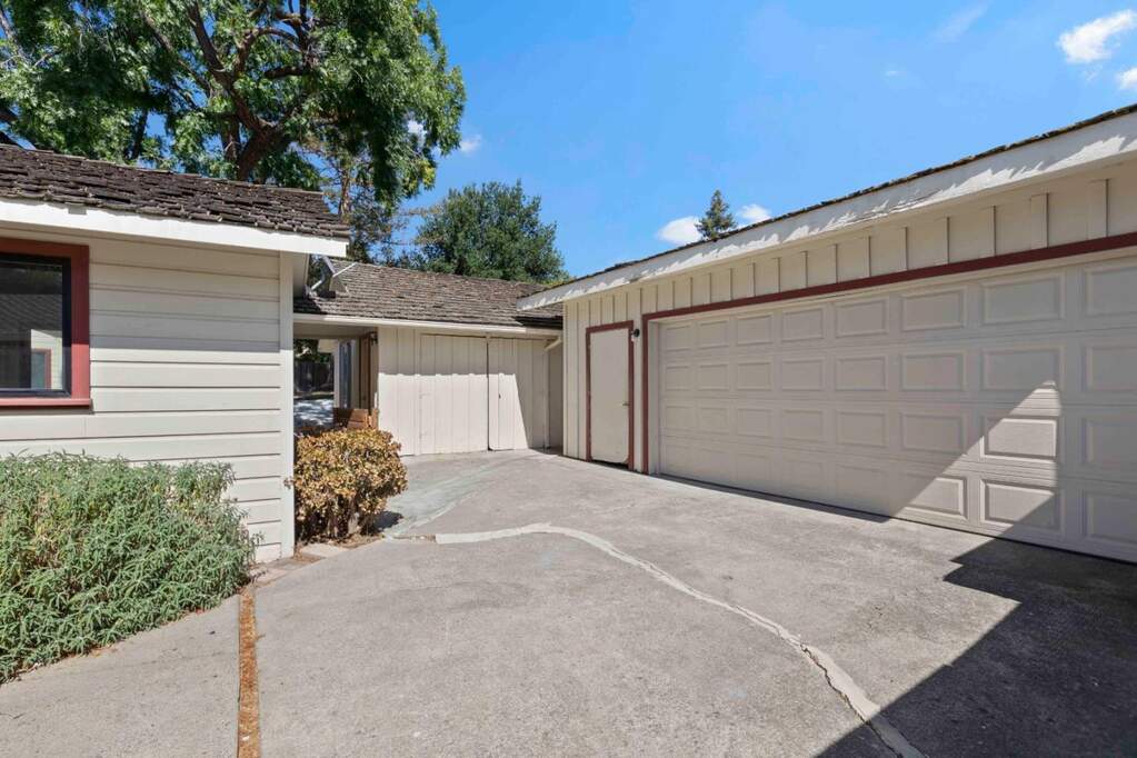 876 Dry Creek Road, Campbell, CA 95008