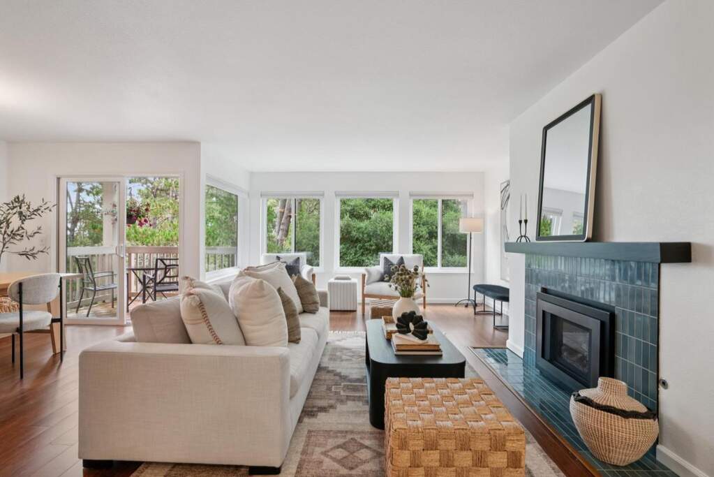 54 Shepherds Knoll photo