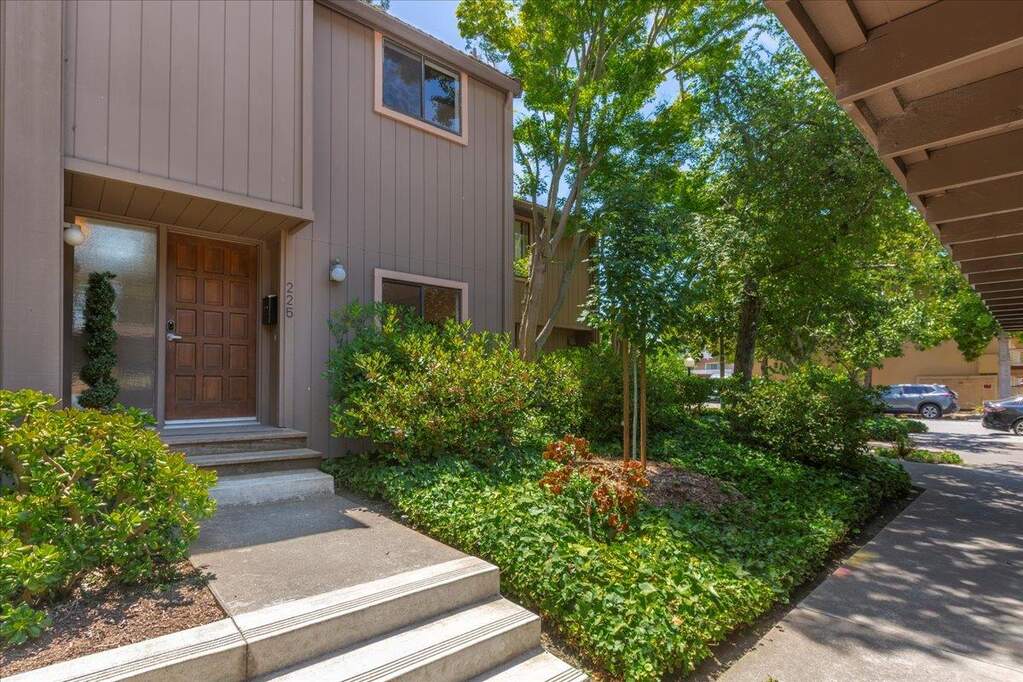 225 Horizon Avenue, Mountain View, CA 94043