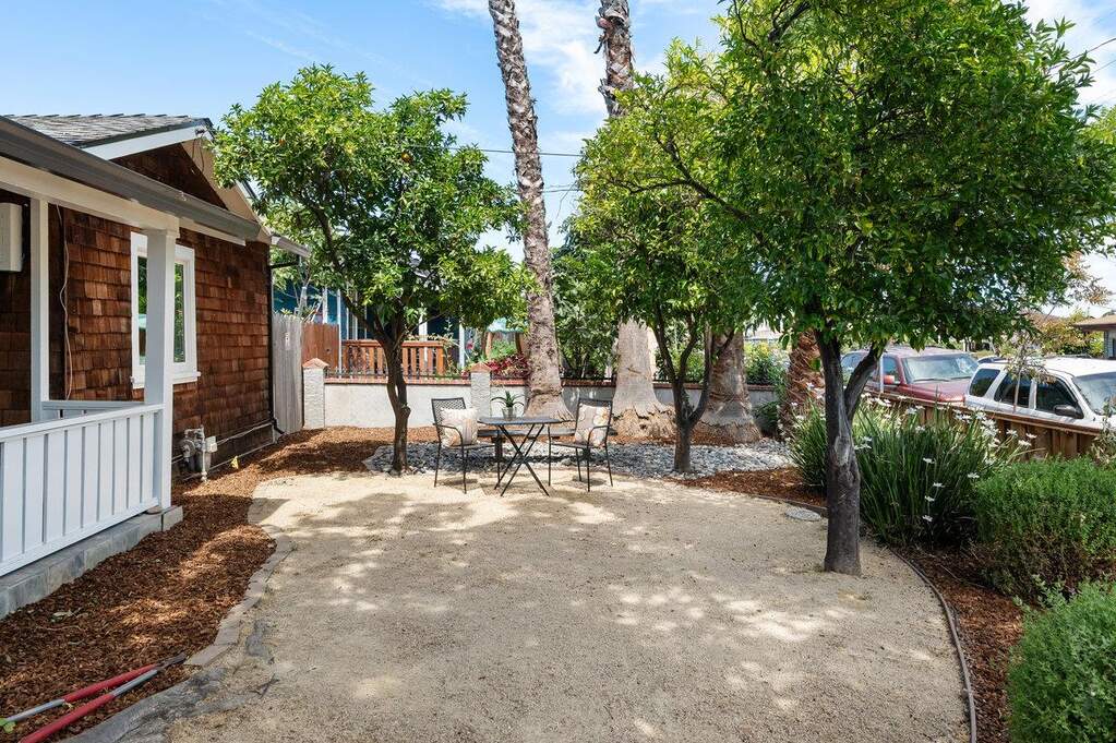 639 Douglas Avenue, Redwood City, CA 94063