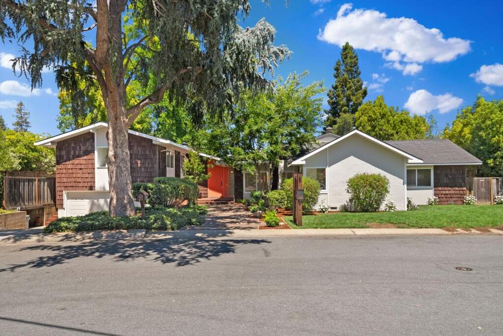 201 Yerba Buena Avenue photo