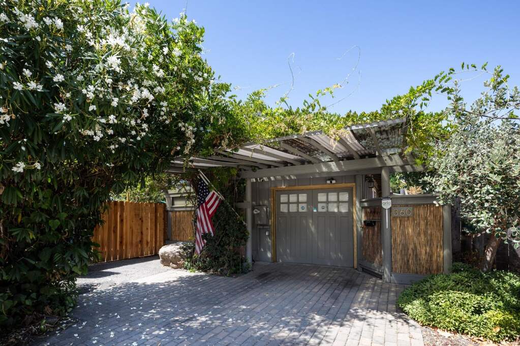 360 Fernando Avenue photo