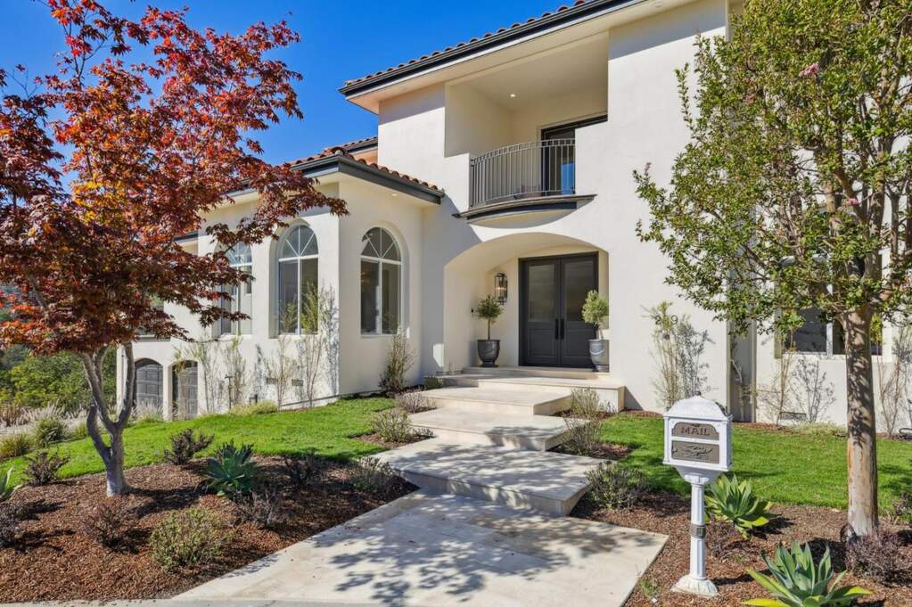 289 Kings Court photo