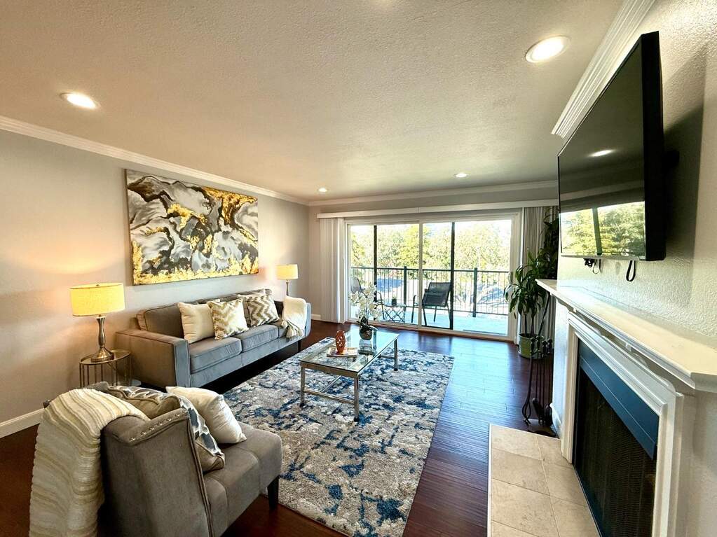 1031 Cherry Avenue #20 photo