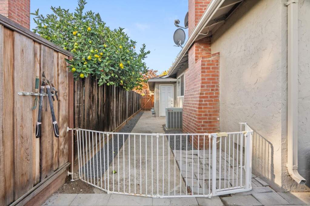 5254 Howes Lane, San Jose, CA 95118