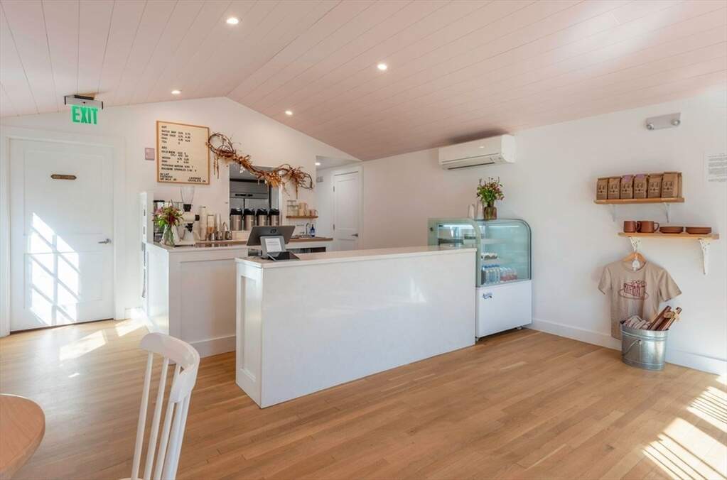 1 Bedroom Single Family Home/House's Image 8