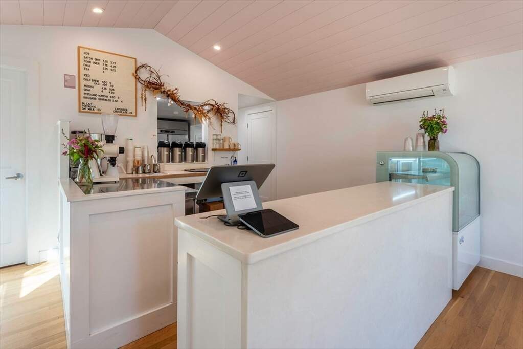 1 Bedroom Single Family Home/House's Image 12