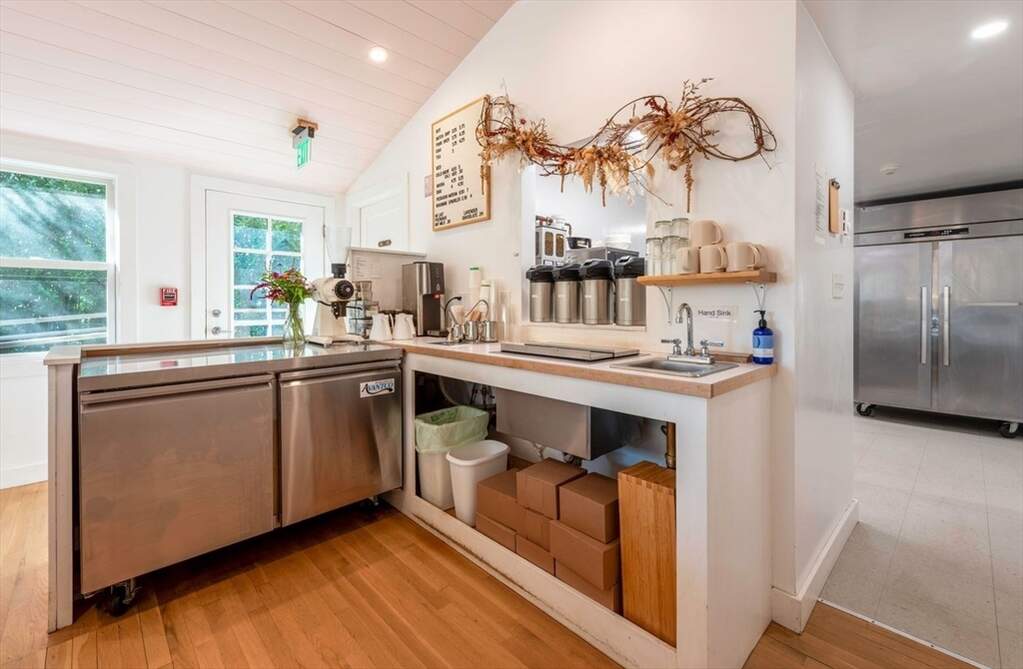 1 Bedroom Single Family Home/House's Image 13