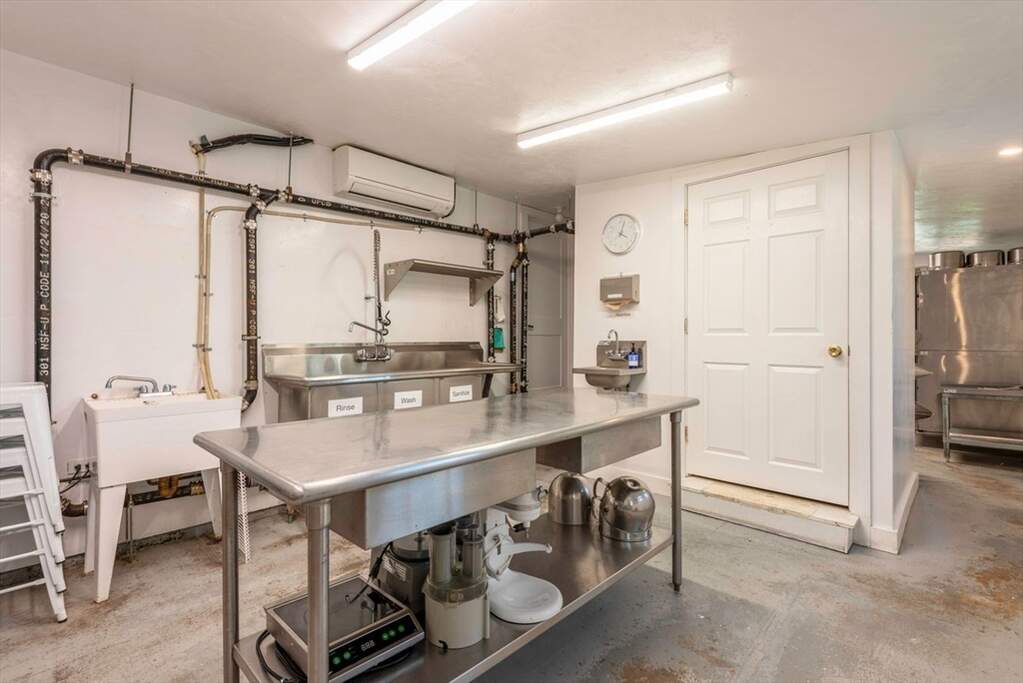 1 Bedroom Single Family Home/House's Image 18