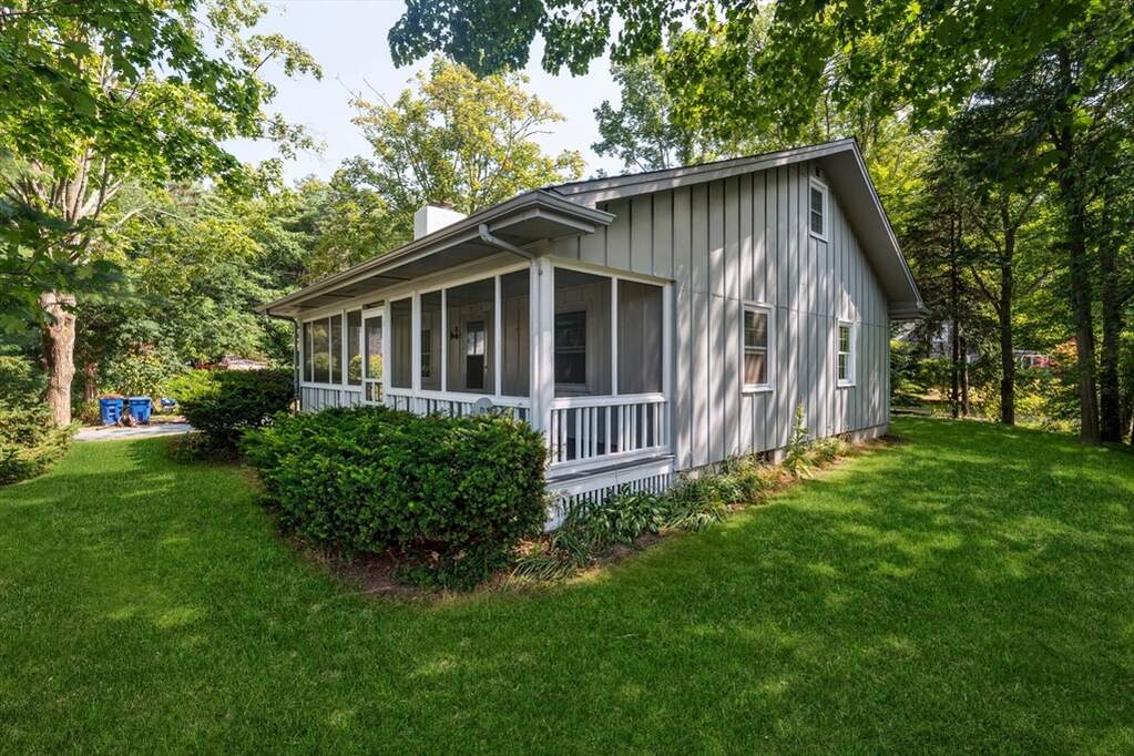 3 Bedroom Single Family Home/House's Image 13