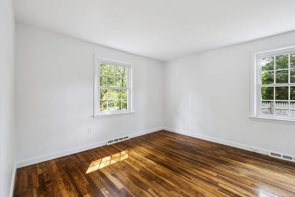 3 Bedroom Single Family Home/House's Image 4