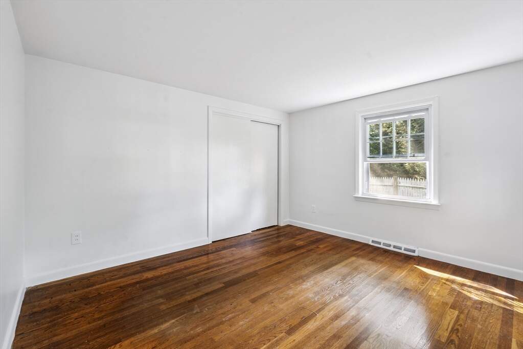 3 Bedroom Single Family Home/House's Image 6