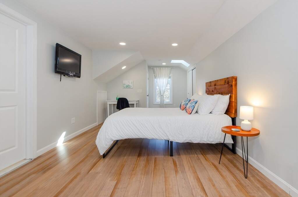 2 Bedroom Single Family Home/House's Image 6