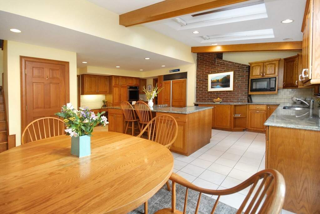 4 Bedroom Single Family Home/House's Image 14
