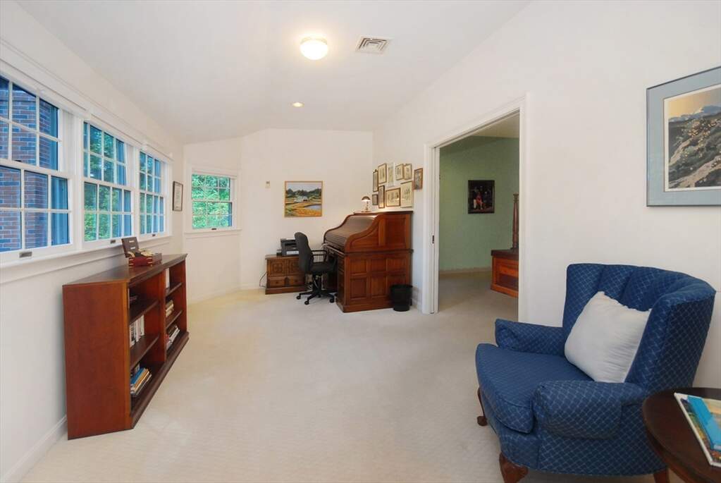 4 Bedroom Single Family Home/House's Image 21