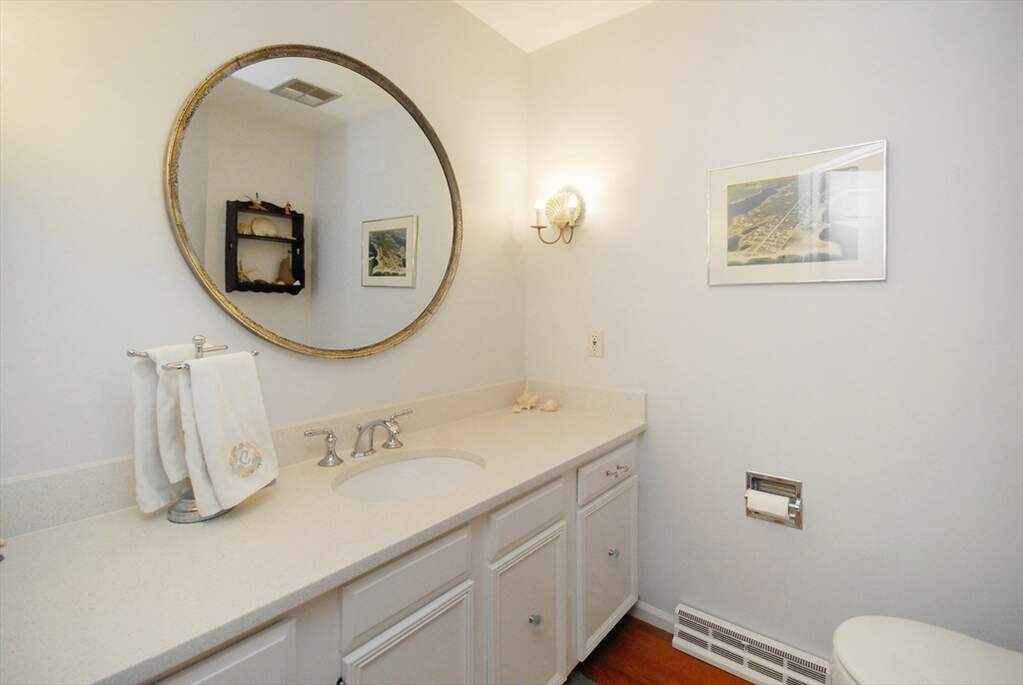 4 Bedroom Single Family Home/House's Image 28