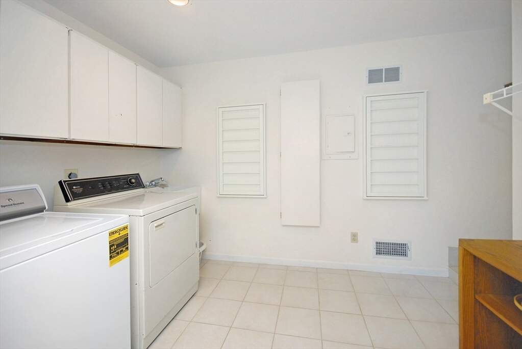 4 Bedroom Single Family Home/House's Image 29