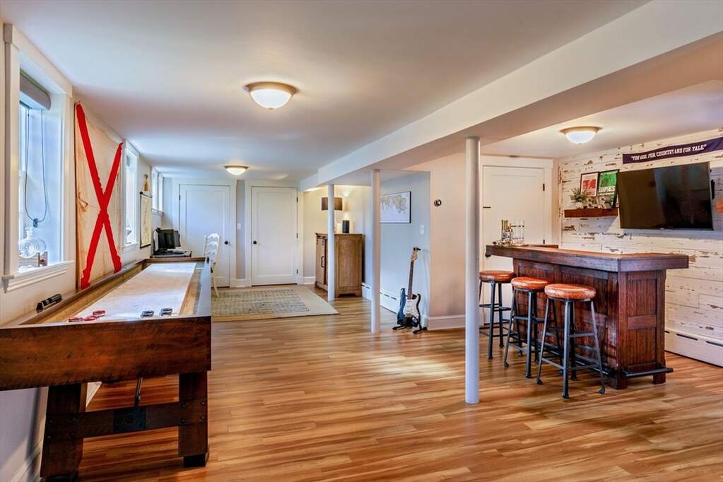 4 Bedroom Single Family Home/House's Image 13
