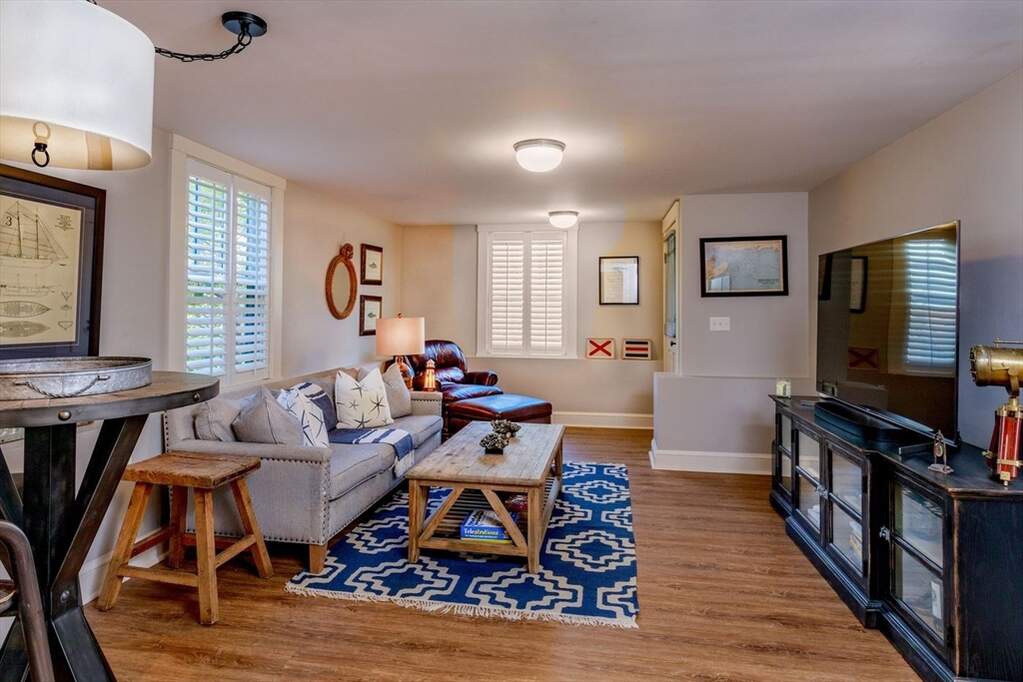 4 Bedroom Single Family Home/House's Image 14