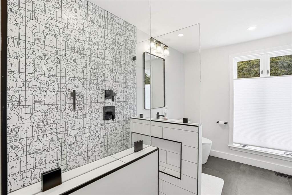 4 Bedroom Single Family Home/House's Image 12