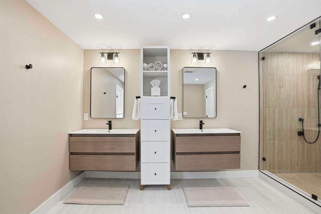 4 Bedroom Single Family Home/House's Image 19