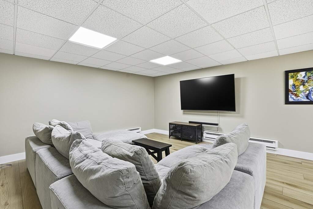4 Bedroom Single Family Home/House's Image 26