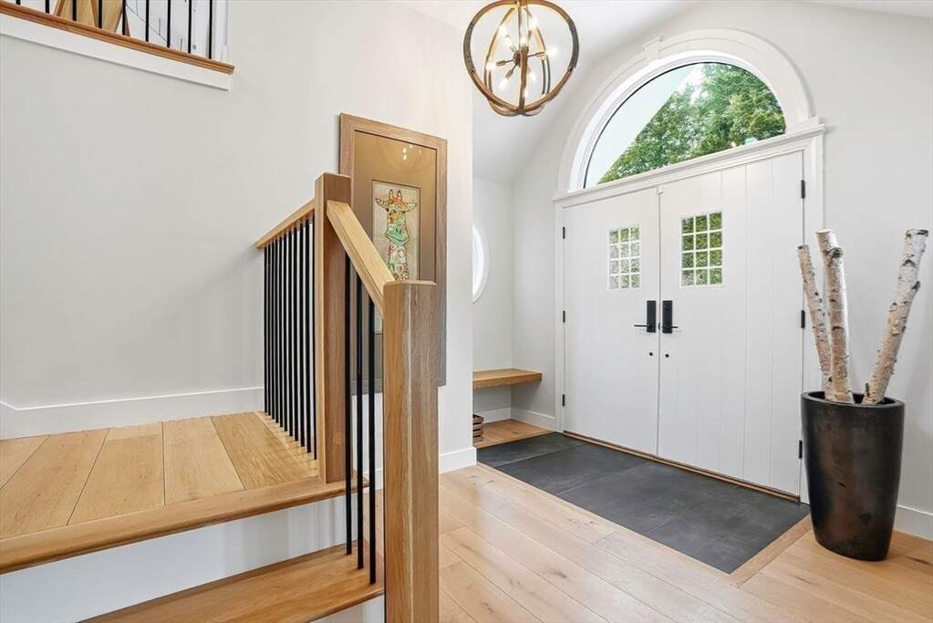 4 Bedroom Single Family Home/House's Image 4