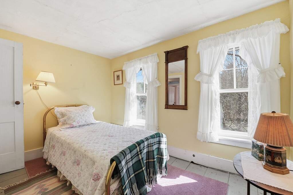 5 Bedroom Single Family Home/House's Image 18