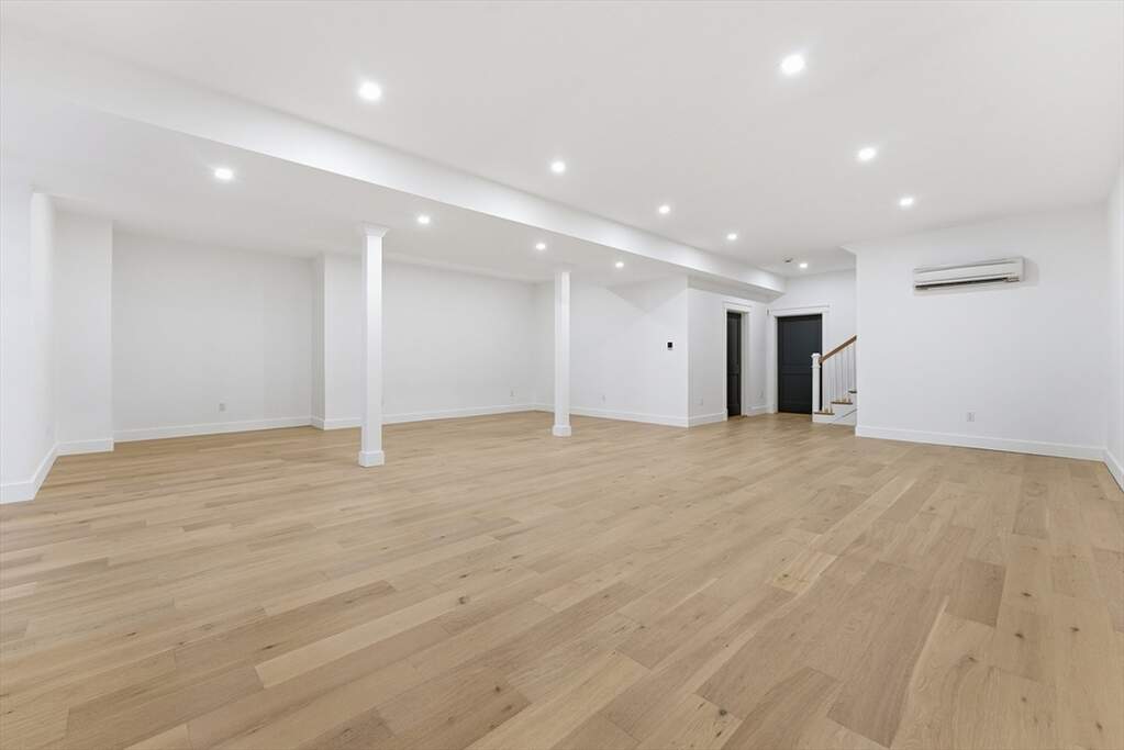 4 Bedroom Single Family Home/House's Image 24