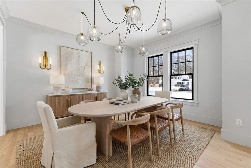 4 Bedroom Single Family Home/House's Image 3