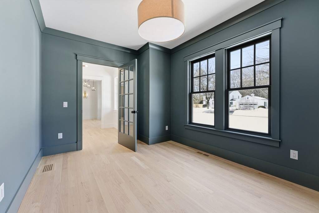 4 Bedroom Single Family Home/House's Image 6