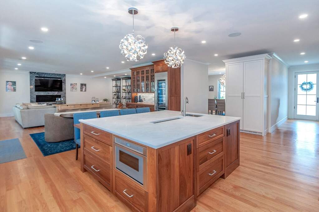 4 Bedroom Single Family Home/House's Image 7