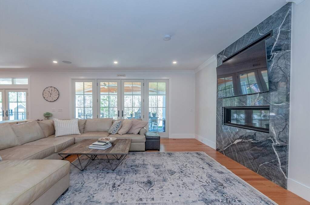 4 Bedroom Single Family Home/House's Image 10