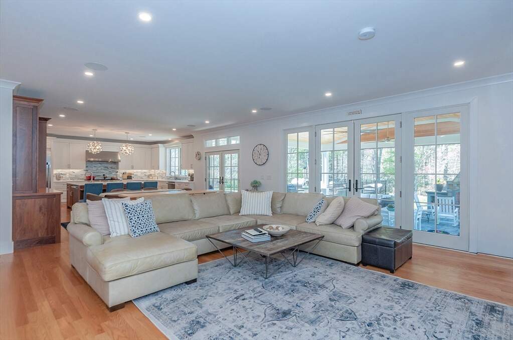 4 Bedroom Single Family Home/House's Image 11