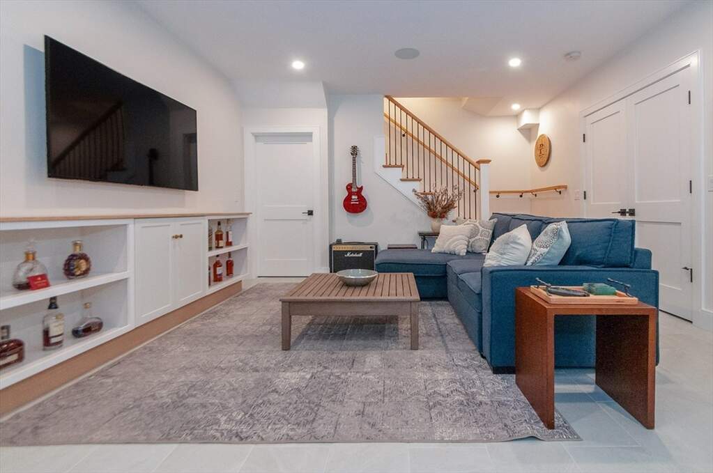 4 Bedroom Single Family Home/House's Image 22