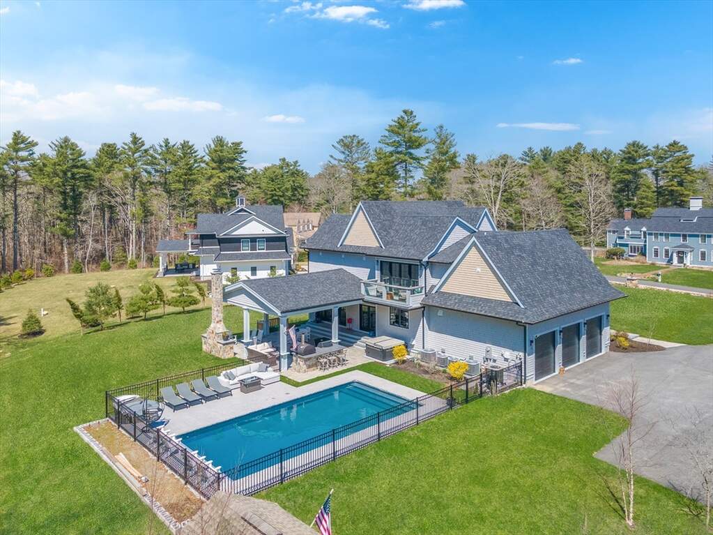 4 Bedroom Single Family Home/House's Image 26